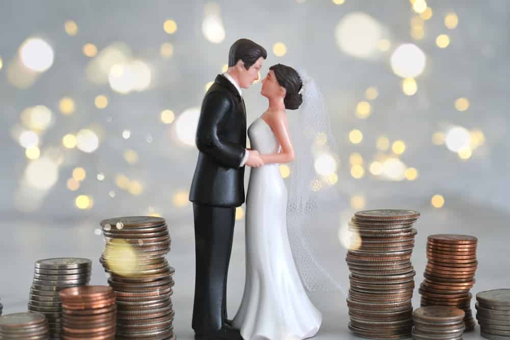 婚活で求められる年収。明暗分かれる？女性が結婚に経済力を求めるワケ
